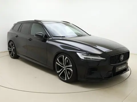 Volvo V60 T8 455pk AWD Ultra Dark Performance Edition / 20 Inch / Heico verlaagd / Stylingkit / Schu