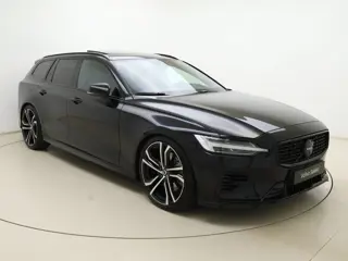 Volvo V60 T8 455pk AWD Ultra Dark Performance Edition / 20 Inch / Heico verlaagd / Stylingkit / Schu