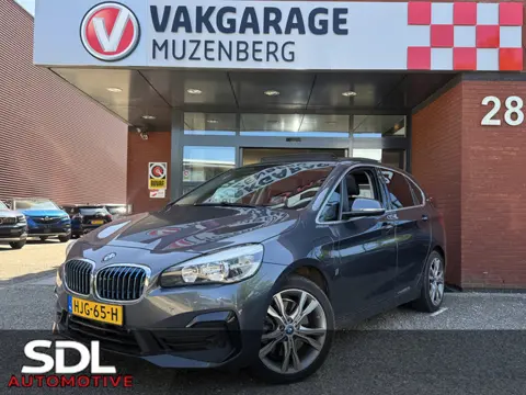 BMW 2 Serie Active Tourer 225xe iPerformance Executive // NAVI // CAMERA // HEAD UP DISPLAY // PANO 
