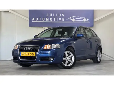 Audi A3 Sportback 2.0 FSI Ambiente Leer Trekhaak Navi PDC Clima Mooi!