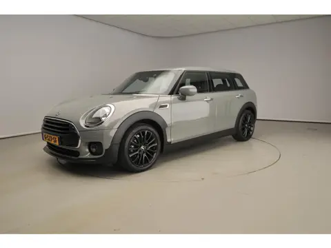 Mini Clubman One Automaat / Climate / LED / Cruise / Navigatie / Alu wielen 17 inch black