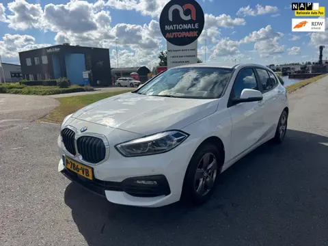 BMW 1-serie | 2022 | 116i Business Edition | APK | Virtual Cockpit