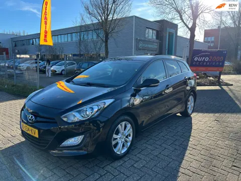 Hyundai I30 Wagon 1.4 - AIRCO - LEDER - PARKEERSENSOR !