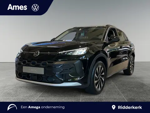 Volkswagen T-Roc Life First Edition 1.5 eTSI 116 PK | Stoelverwarming | Camera | Sensoren voor & ach