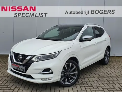 Nissan QASHQAI 1.3 DIG-T 160 Pk Tekna Plus Navigatie, Panoramadak, Leder, 19"Lm, Trekhaak, LED, Clim