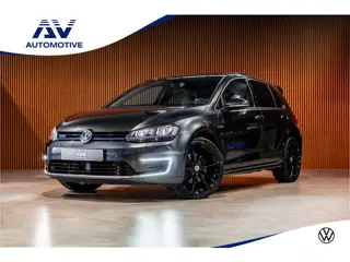 Volkswagen Golf 1.4 TSI GTE | Panorama | ACC | LED Koplampen | Lederen bekleding | CarPlay | Navigat