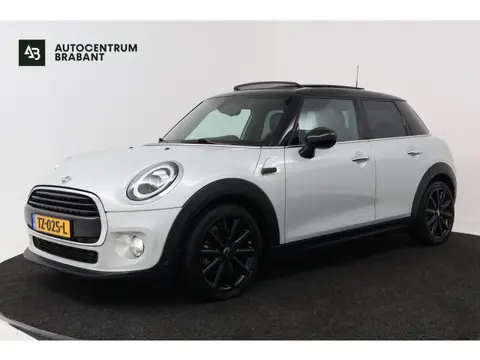 Mini 5-Deurs 1.5 Cooper Chili (PANORAMADAK, STOELVERWARMING, H/K AUDIO, DEALER ONDERHOUDEN)