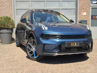Lynk & Co 01 1.5 Panoramadak / Achteruitrijcamera / Apple carplay / Android auto.