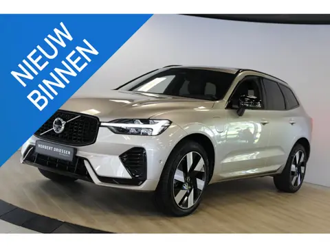 Volvo XC60 2.0 T8 Plug-in hybrid AWD Ultra Dark | Schuif- kanteldak | Trekhaak | Harman Kardon
