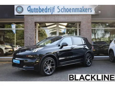 Lynk & Co 01 1.5 261PK! 6.6 Kwh LADEN! BLACKLINE! 360-CAMERA PANO/SCHUIF INFINITY DAB NAVI CARPLAY S