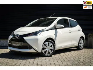 Toyota Aygo 1.0 VVT-i x-play | Airco | Cruise | 5-deurs | Camera | elektr. ramen | Org NL! |