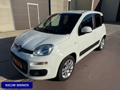 Fiat Panda 0.9 TwinAir Lounge Automaat 1e eig 2018 NAP Hele leuke auto met een airco, cruise control