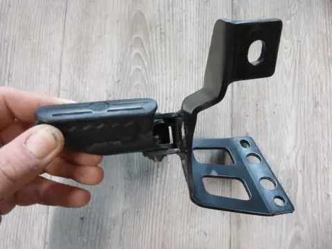 LINKER SCHETSPLAAT BMW F 650 GS 2000 - 2007