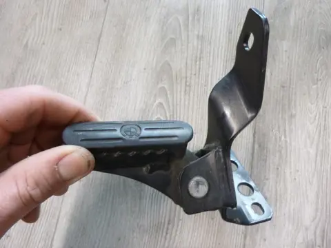 RECHTER SCHETSPLAAT BMW F 650 GS 2000 - 2007