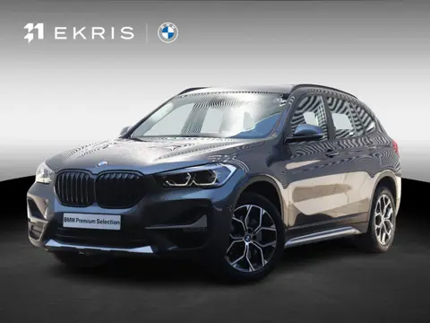 BMW X1 sDrive20i | High Executive | xLine | Head-Up | Sportstoelen | Navi Plus | Verwarmbare Voorsto