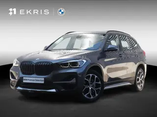 BMW X1 sDrive20i | High Executive | xLine | Head-Up | Sportstoelen | Navi Plus | Verwarmbare Voorsto