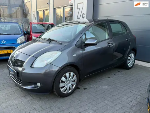 Toyota Yaris 1.3 AIRCO | ELEKTR PAKKET | CAMERA | NIEUWE APK |