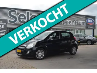 Hyundai I20 1.2i i-Catcher|CLIMA|STOELVERW.|HALF LEER|SENSOREN|BLUETOOTH|LM VELGEN
