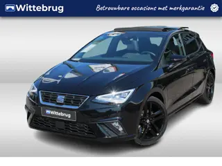 SEAT Ibiza 1.0 TSI 110pk FR Black Edition / Panorama schuifdak / Navigatie / APP / LM 18 inch / Came