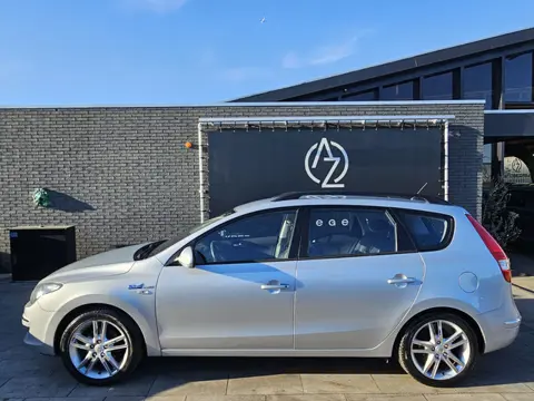 Hyundai I30 CW 1.6i Blue Dynamic *AC*Full Leather*Heatseat*