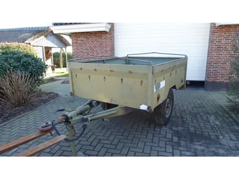 Saris Aanhanger ex leger met kenteken
