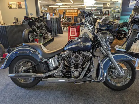 Harley-Davidson FLSTCI (bj 2003)
