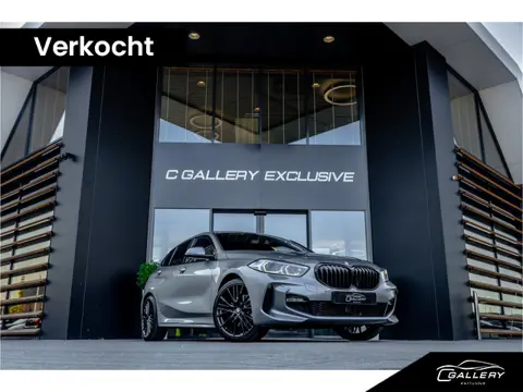 BMW 1-serie 118i - M Sport | Panorama | H&K | Memory | ACC