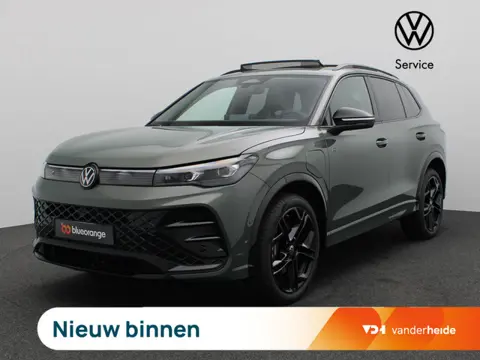 Volkswagen Tiguan 1.5 eHybrid R-Line Edition 272PK DSG Pano-Schuifdak, Black Style, Trekhaak, 20" LM