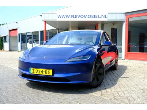 Tesla Model 3 RWD 60 kWh Aut. *Facelift* Pano|Navi|CAM|Leder