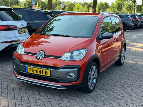 Volkswagen up! 1.0 BMT cross up! / NL Auto! / 1e Eign. / Camera / Navi. by App / 16'' / Getint glas 