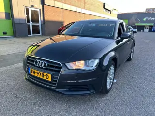 Audi A3 Limousine 1.6 TDI Pro Line S Leer Navi Clima Cruise Stoelverw.