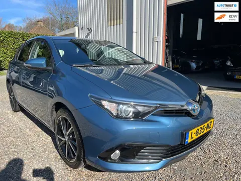 Toyota Auris 1.8 Hybrid Black Edition NAVI.CAMERA.LED.LINE-ASSIST!