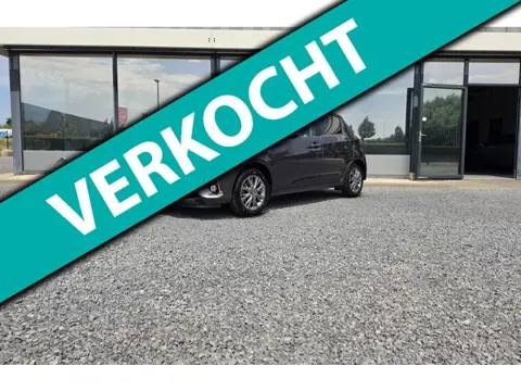 Toyota Yaris 1.5 Hybrid Dynamic | Carplay | Trekhaak | Cruise Control | Camera | Climate Control | L