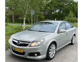 Opel Vectra 2.2-16V GTS Executive (bj 2007)