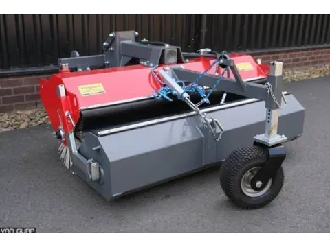 Eurotrac Veegmachine met hydraulische opvangbak 150cm