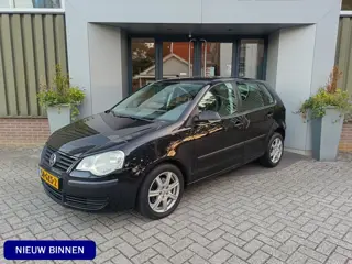 Volkswagen Polo 1.4-16V Trendline | Airco | Centrale Deurvergrendeling | 5 Deurs |