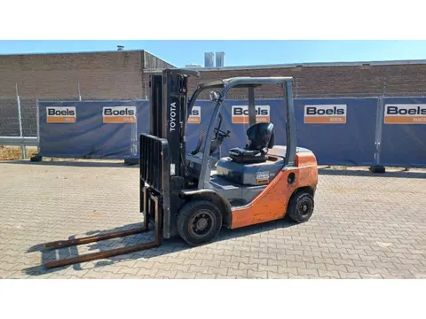 Toyota 02-8FDF25 (bj 2012)