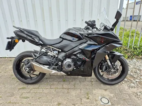 Suzuki GSX-S1000GT uit 2022, sportieve toermotor met abs/tcs/cruise control