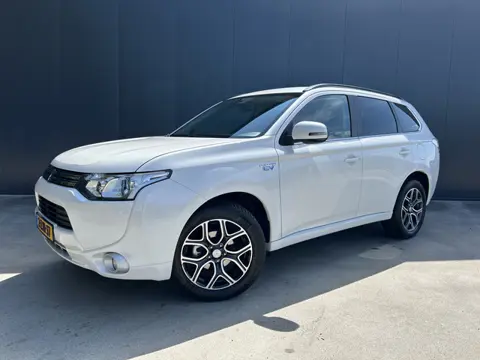 Mitsubishi Outlander 2.0 PHEV Business Edition NAVI CRUISE ECC LMV