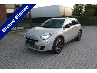 Fiat 600E La Prima 54 kWh 11.000 KM !! Clima-Cruise-Navi-Leder-Massage SOH 98,3%
