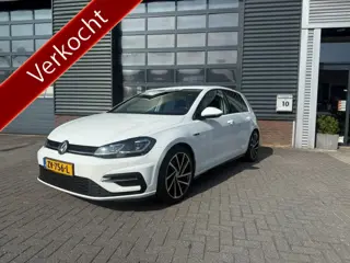 Volkswagen Golf 1.4 TSI Highline Business R Navi Carplay Stoelverw. Trekhaak
