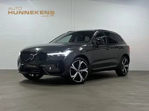 Volvo XC60 2.0 T8 Plug-in hybrid AWD Plus Dark Luchtvering | Trekhaak | Adapt. cruise | Open dak | 3