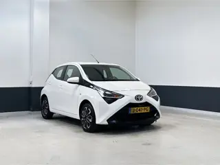 Toyota Aygo 1.0 VVT-i x-play limited | NL | Carplay/ Android Auto | Camera | 2 Eig |