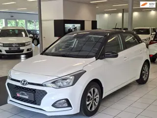 Hyundai I20 1.2 (4 Cil) Carplay/Android auto/Cruise/Camera/Bluetooth/Stoel en stuurverwarming