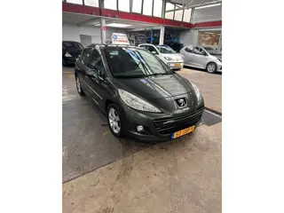 Peugeot 207 1.6 VTi Première