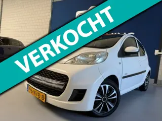 Peugeot 107 1.0-12V Millesim 200 / bj.2010 / kleur: wit / 5 deurs / airco / NAP met 153436 km.en APK
