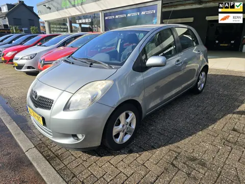Toyota Yaris 1.3 VVTi Luna MMT | AUTOMAAT | 2E EIGENAAR | 12MND GARANTIE | CLIMA | LMV | NW APK |