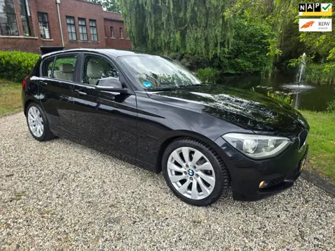 BMW 1-serie 116i Upgrade Edition XENON/lLEER/AIRCO TREKHAAK