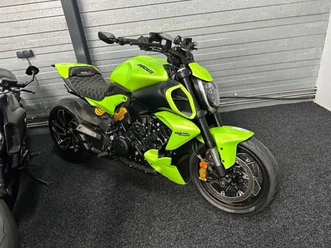 Ducati Tour Diavel V4 1260S Lamborghini Termignoni 4 uscite BTW NL MOTOR