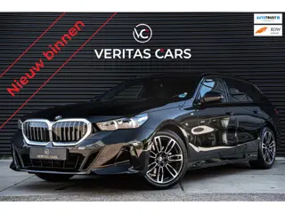 BMW 5-serie Touring 520i M-Sport Pro 208PK|BTW|Pano|Camera|HUD|H&K|Laser|Iconic Sounds|Sfeer|Trekhaa
